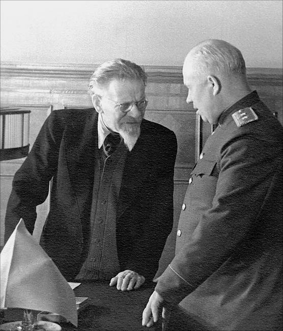 Иллюстрация к книге — Воспоминания. Время. Люди. Власть. В 2 книгах. Книга 1 [i_011.jpg]