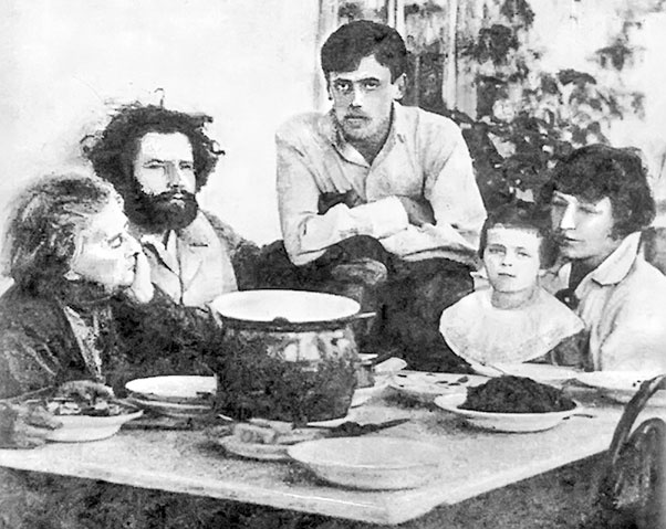 Иллюстрация к книге — Марина Цветаева. Беззаконная комета [i_053.jpg]