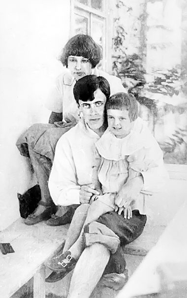 Иллюстрация к книге — Марина Цветаева. Беззаконная комета [i_062.jpg]