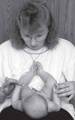 Иллюстрация к книге — PEKiP. Игра и движение. Более 100 развивающих игр для детей первого года жизни [i_031.jpg]