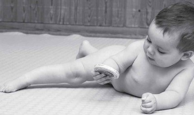 Иллюстрация к книге — PEKiP. Игра и движение. Более 100 развивающих игр для детей первого года жизни [i_060.jpg]