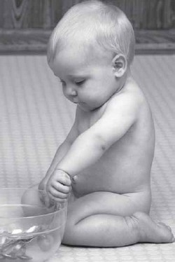 Иллюстрация к книге — PEKiP. Игра и движение. Более 100 развивающих игр для детей первого года жизни [i_061.jpg]