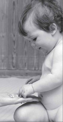 Иллюстрация к книге — PEKiP. Игра и движение. Более 100 развивающих игр для детей первого года жизни [i_086.jpg]