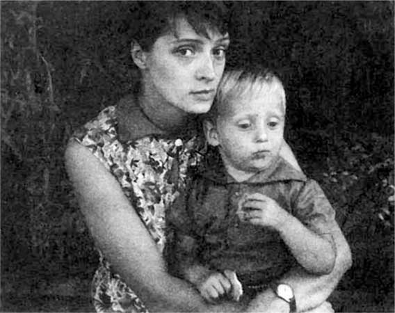 Иллюстрация к книге — Я лечила Высоцкого [i_080.jpg]