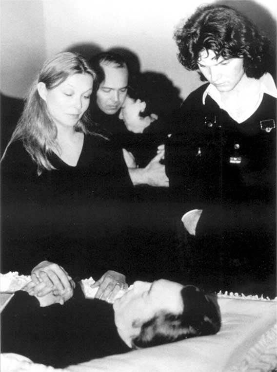 Иллюстрация к книге — Я лечила Высоцкого [i_118.jpg]