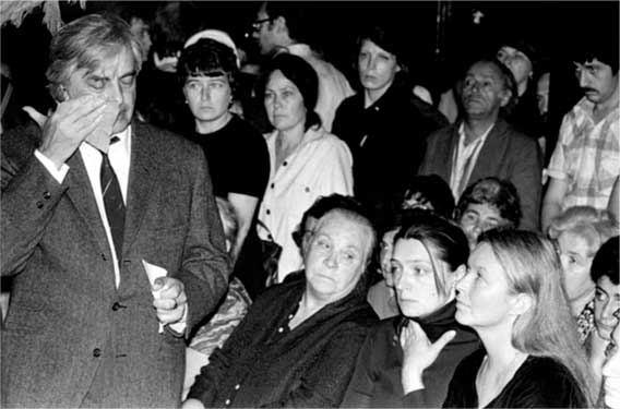 Иллюстрация к книге — Я лечила Высоцкого [i_120.jpg]