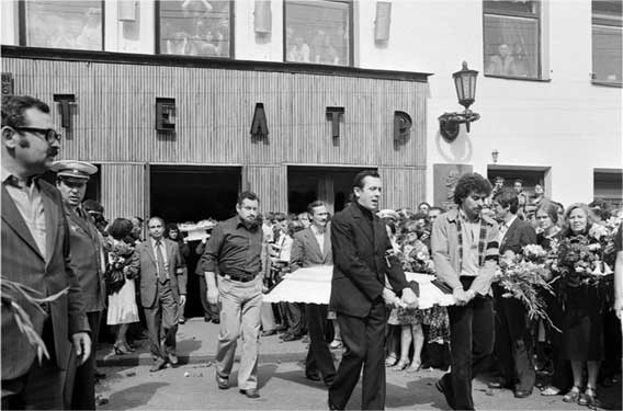 Иллюстрация к книге — Я лечила Высоцкого [i_121.jpg]