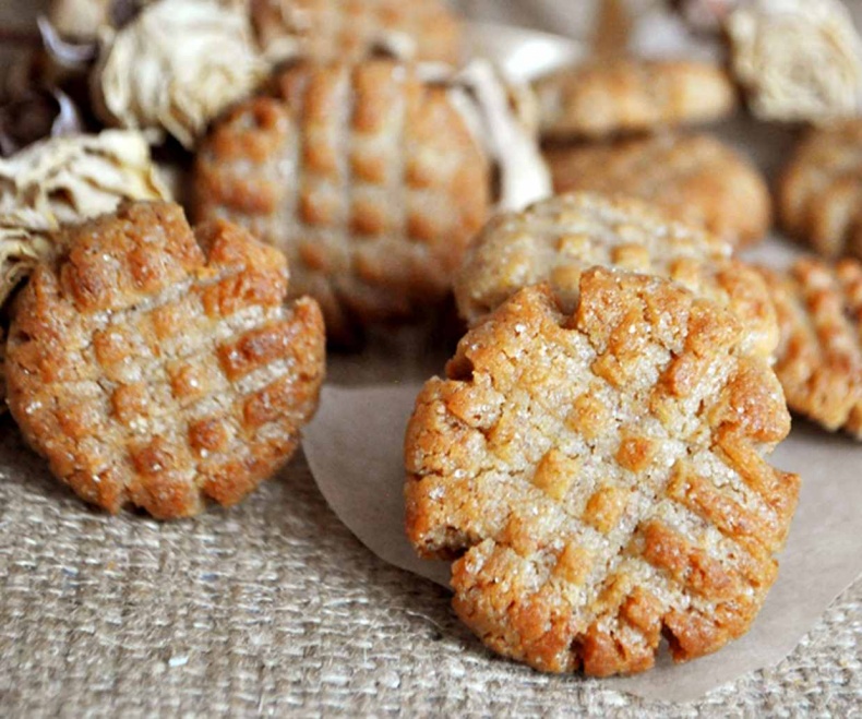 Иллюстрация к книге — Рецепты. Печенье с «изюминкой» [i_059.jpg]