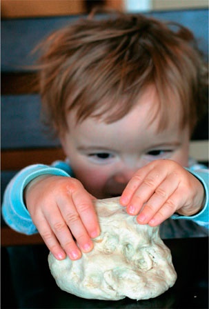 Иллюстрация к книге — Дома весело! Развивающие игры для самых маленьких [i_052.jpg]