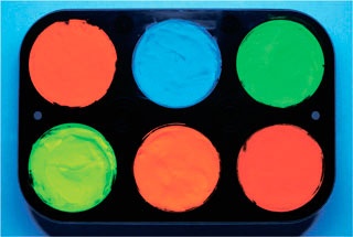 Иллюстрация к книге — Дома весело! Развивающие игры для самых маленьких [i_096.jpg]