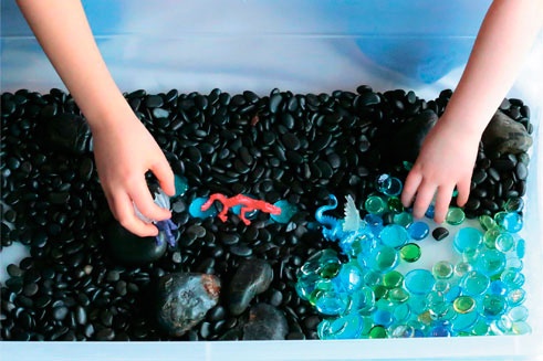 Иллюстрация к книге — Дома весело! Развивающие игры для самых маленьких [i_126.jpg]