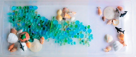 Иллюстрация к книге — Дома весело! Развивающие игры для самых маленьких [i_136.jpg]