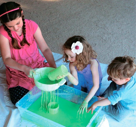 Иллюстрация к книге — Дома весело! Развивающие игры для самых маленьких [i_181.jpg]