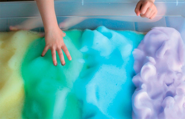 Иллюстрация к книге — Дома весело! Развивающие игры для самых маленьких [i_184.jpg]