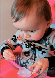 Иллюстрация к книге — Дома весело! Развивающие игры для самых маленьких [i_209.jpg]