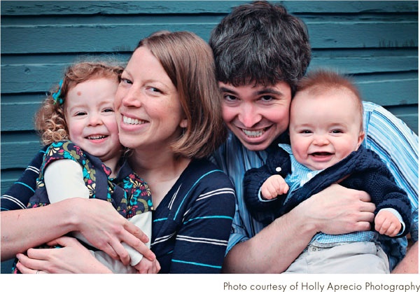 Иллюстрация к книге — Дома весело! Развивающие игры для самых маленьких [i_266.jpg]