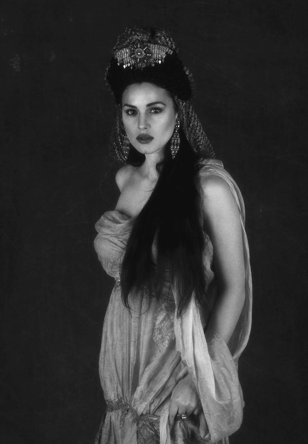 Иллюстрация к книге — Моника Беллуччи. Кто простит мне мою красоту [i_045.jpg]