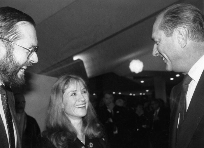 Иллюстрация к книге — Как нам жить? Мои стратегии [i_033.jpg]