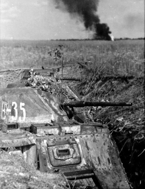 Иллюстрация к книге — Прохоровка. Неизвестное сражение Великой войны [i_001.jpg]