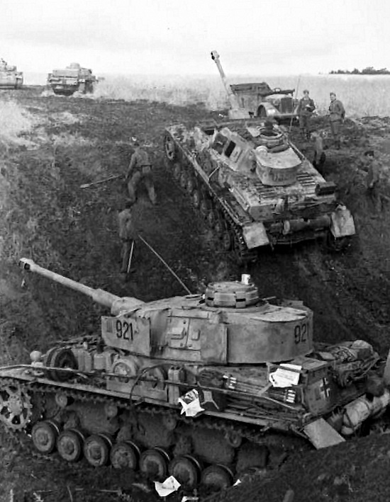 Иллюстрация к книге — Прохоровка. Неизвестное сражение Великой войны [i_018.jpg]