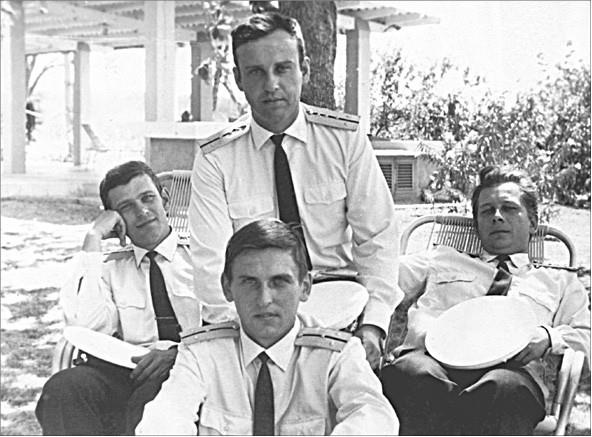 Иллюстрация к книге — Бунтующий флот России. От Екатерины II до Брежнева [i_017.jpg]