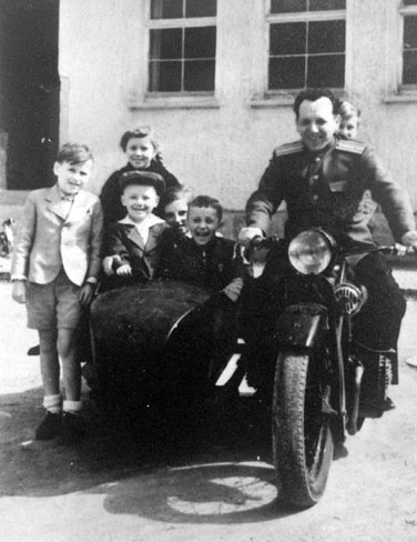 Иллюстрация к книге — Жили-были-видели… [i_004.jpg]