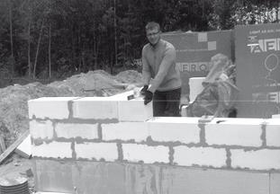 Иллюстрация к книге — 50 секретов воспитания детей, или Как воспитать сына, который строит дом [i_041.jpg]