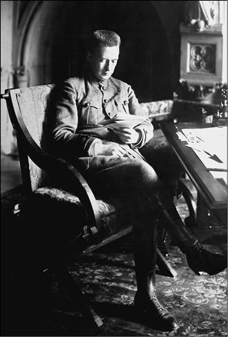 Иллюстрация к книге — 100 великих курьезов истории [i_091.jpg]