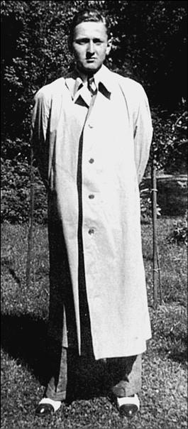 Иллюстрация к книге — 100 великих курьезов истории [i_095.jpg]