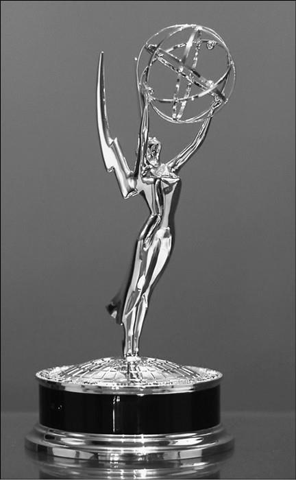 Иллюстрация к книге — 100 великих наград мира [i_095.jpg]