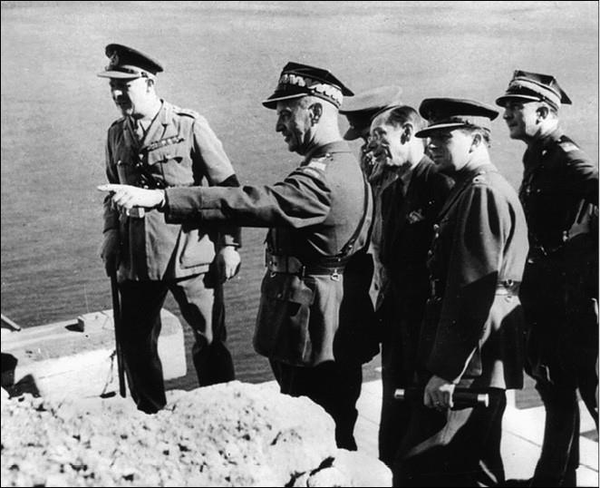 Иллюстрация к книге — Сто великих криминальных драм XX века [i_036.jpg]