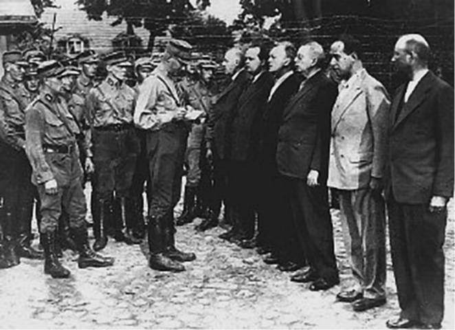 Иллюстрация к книге — 100 великих тайн Второй мировой [i_056.jpg]