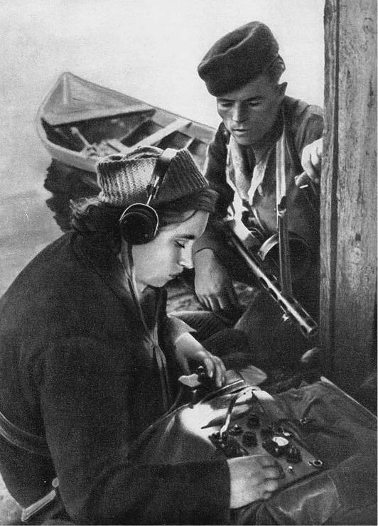 Иллюстрация к книге — 100 великих тайн Второй мировой [i_069.jpg]