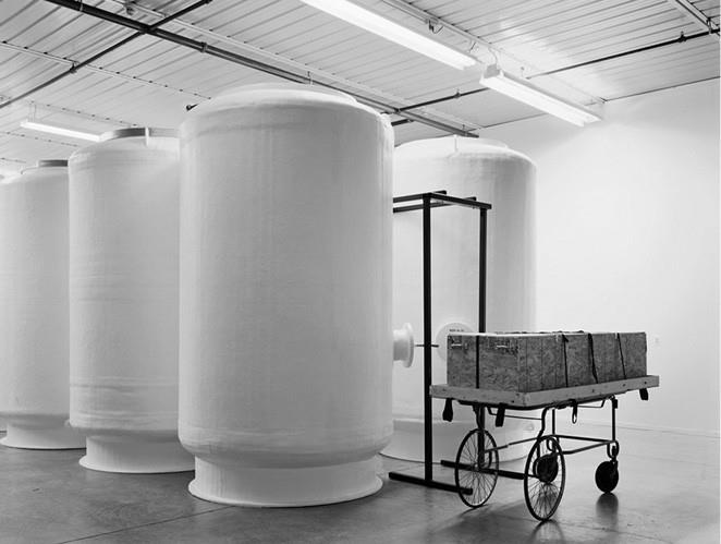 Иллюстрация к книге — 100 великих загадок современности [i_095.jpg]