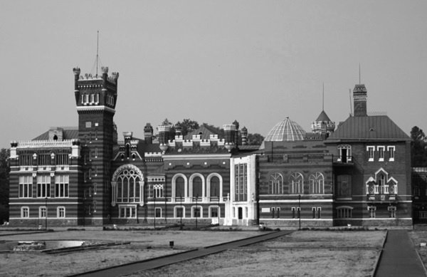 Иллюстрация к книге — Привидения русских усадеб. И не только… [i_054.jpg]