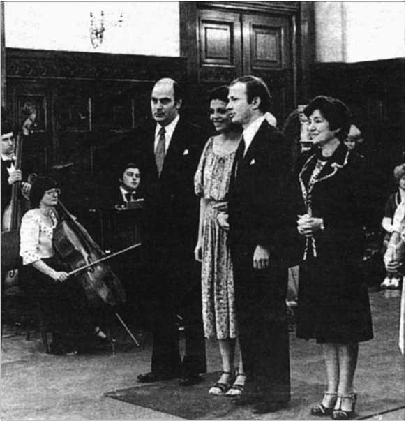 Иллюстрация к книге — 100 великих операций спецслужб [i_081.jpg]