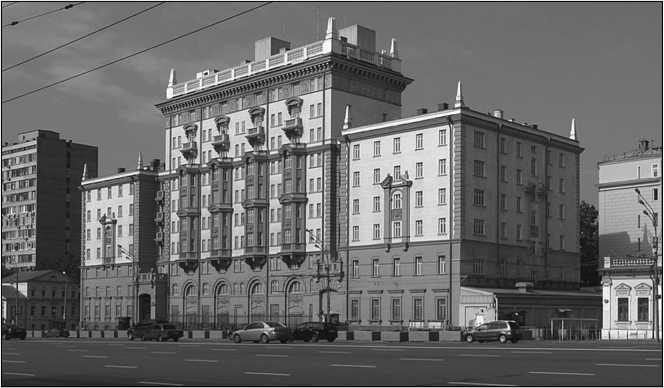 Иллюстрация к книге — 100 великих операций спецслужб [i_098.jpg]