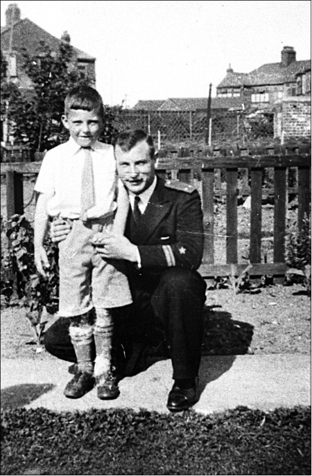 Иллюстрация к книге — Секретная миссия резидента «Патраса» [i_001.jpg]