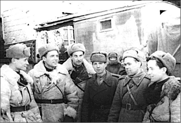 Иллюстрация к книге — Секретная миссия резидента «Патраса» [i_012.jpg]