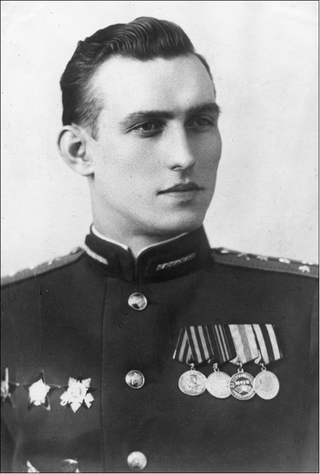 Иллюстрация к книге — Секретная миссия резидента «Патраса» [i_020.jpg]