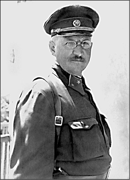 Иллюстрация к книге — Я – снайпер. В боях за Севастополь и Одессу [i_004.jpg]