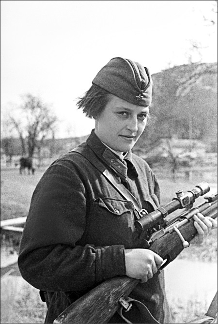 Иллюстрация к книге — Я – снайпер. В боях за Севастополь и Одессу [i_007.jpg]