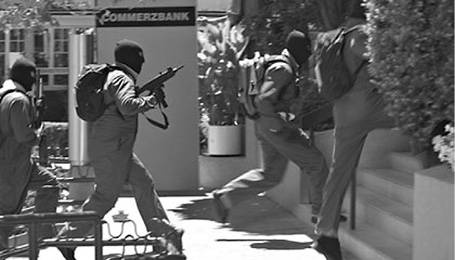 Иллюстрация к книге — 100 великих криминальных историй [i_097.jpg]