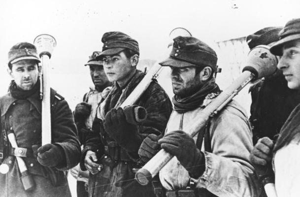 Иллюстрация к книге — 32-я добровольческая гренадерская дивизия СС «30 января» [img_07.jpg]