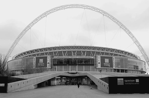 Иллюстрация к книге — 100 великих футбольных матчей [i_016.jpg]