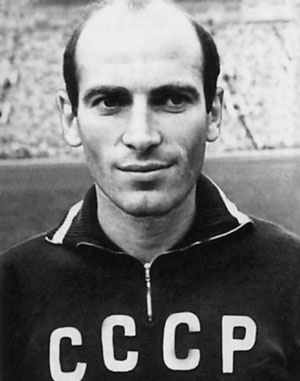 Иллюстрация к книге — 100 великих футбольных матчей [i_027.jpg]