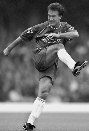 Иллюстрация к книге — 100 великих футбольных матчей [i_073.jpg]