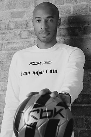 Иллюстрация к книге — 100 великих футбольных матчей [i_074.jpg]