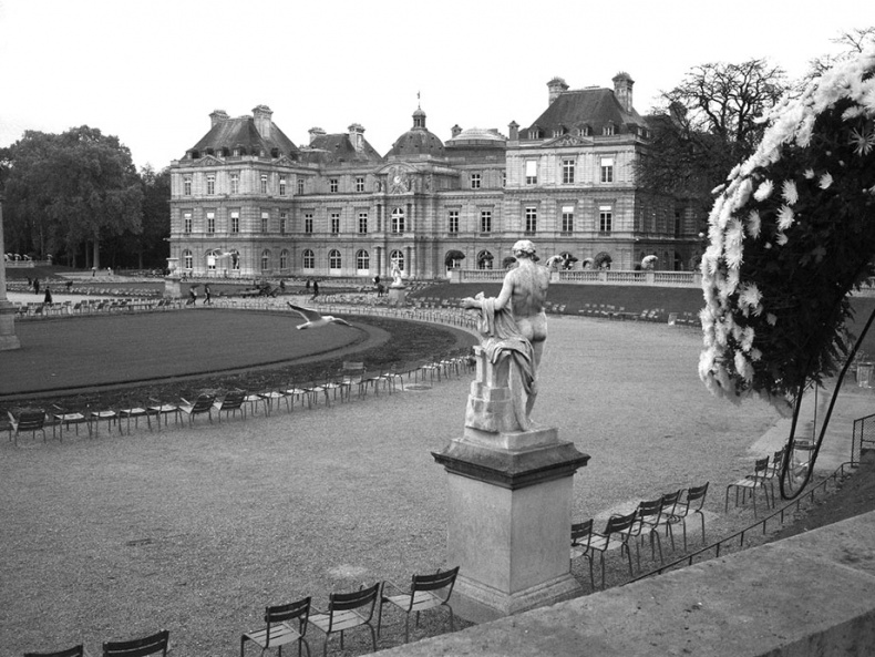 Иллюстрация к книге — Вокруг трона Медичи [i_016.jpg]