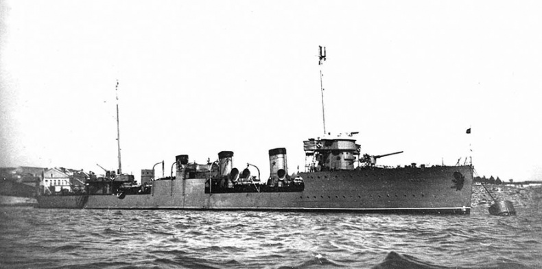 Иллюстрация к книге — Погибли без боя. Катастрофы русских кораблей XVIII–XX вв. [i_026.jpg]